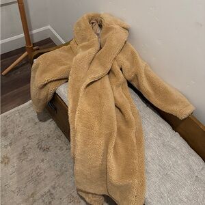 ALO Yoga Tan Sherpa Coat